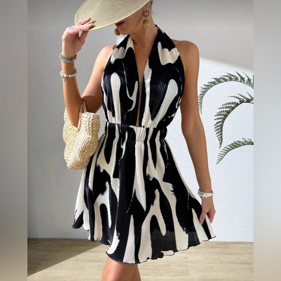 Dresses & Skirts - Elegant Black and White Halter Dress